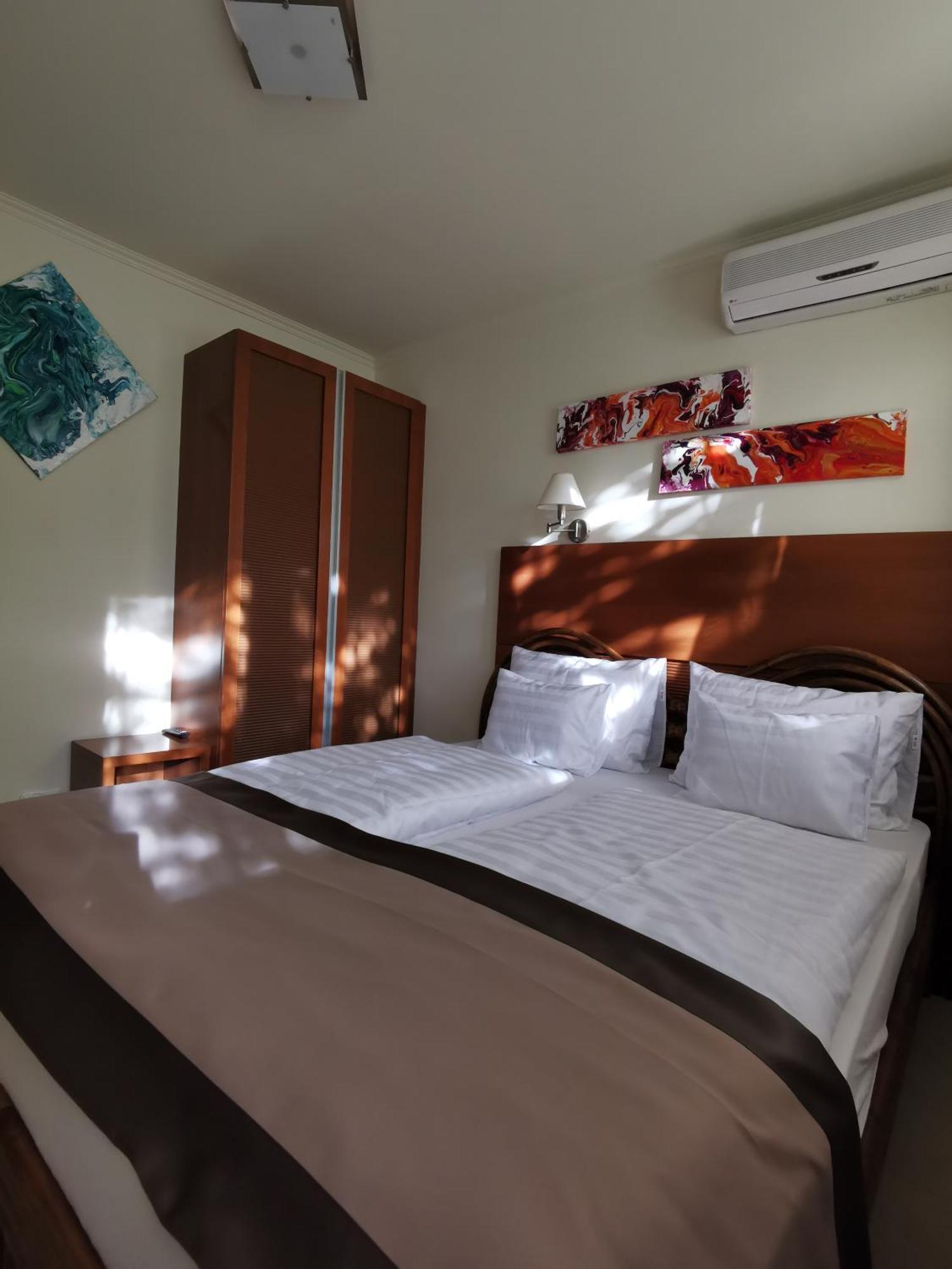 Hotel Villa Pax Balatonalmádi Zimmer foto